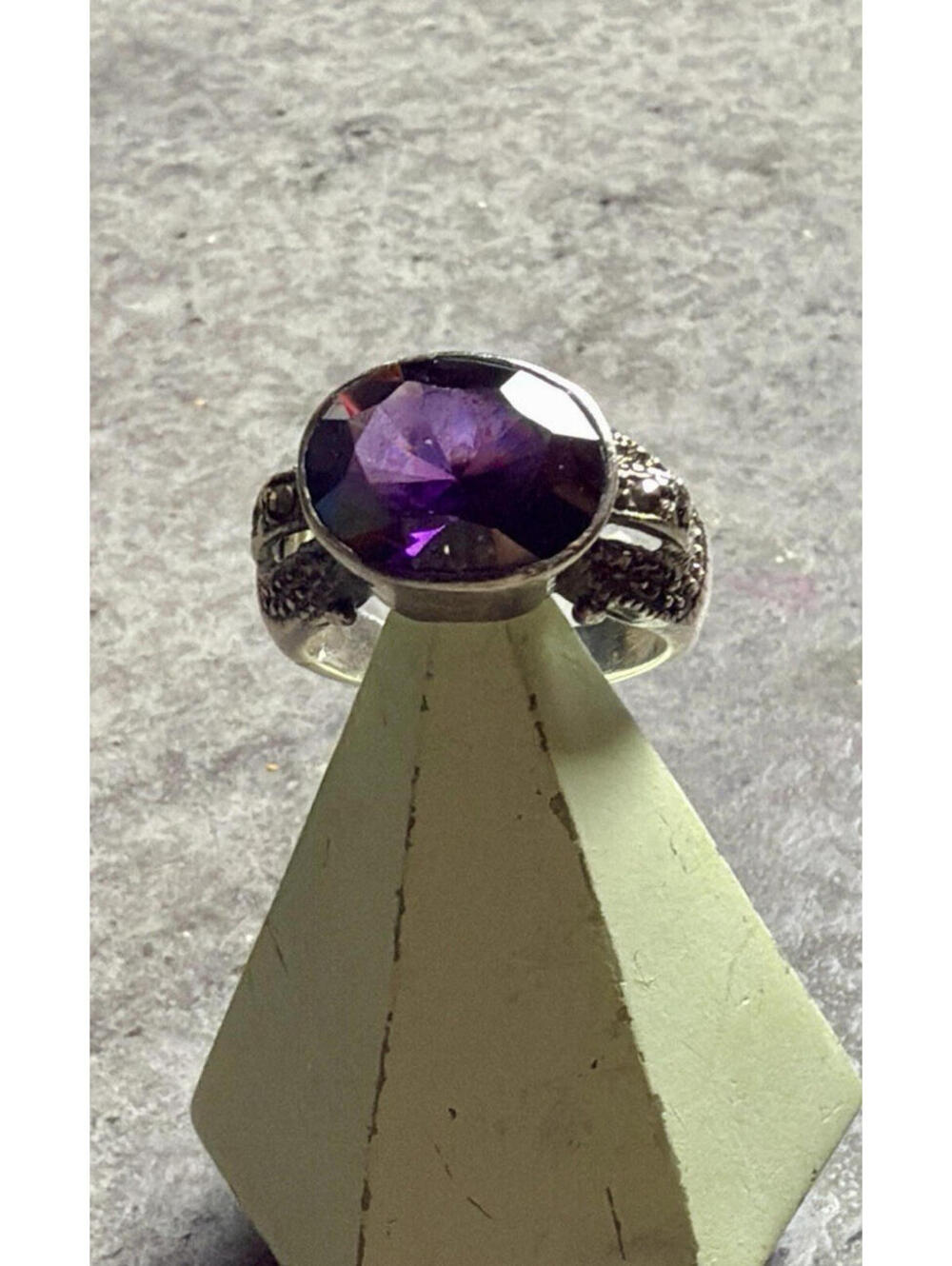 Vintage 925 Sterling Silver‎ Amethyst Oval Statement Ring Size 8.5